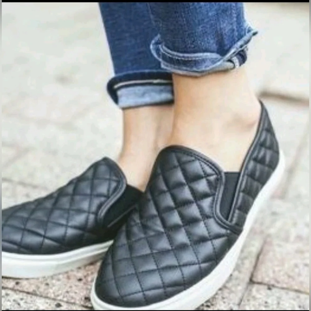 a new day Black Quilted Women's Reese Loafer Sneakers Size 7 1/2